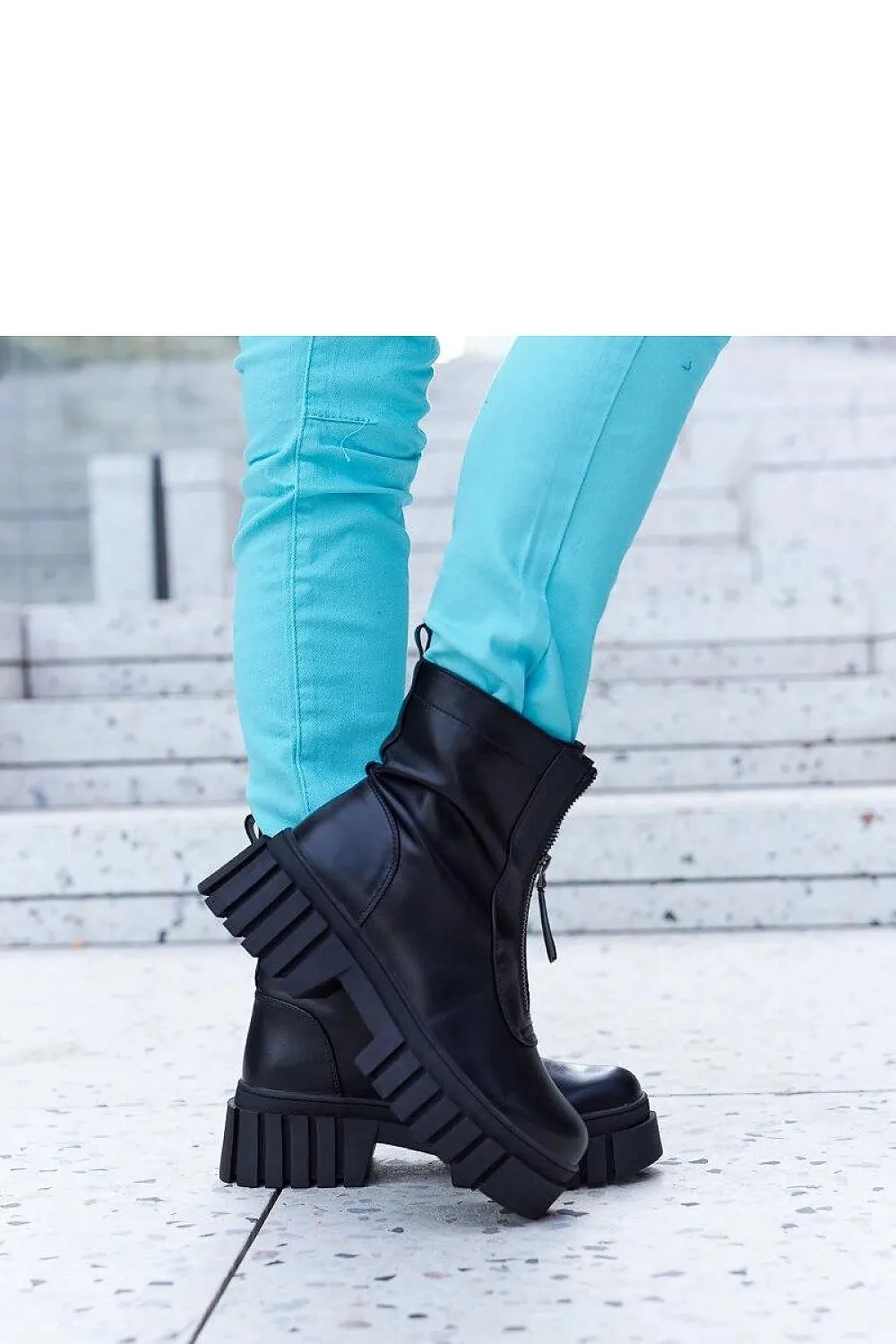 Black lined ankle boots with a zip