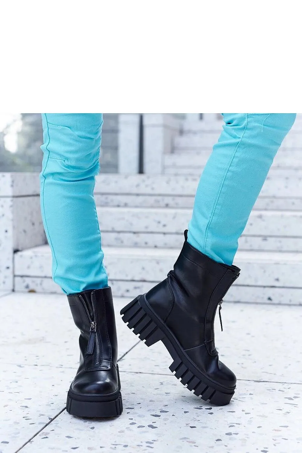 Black lined ankle boots with a zip