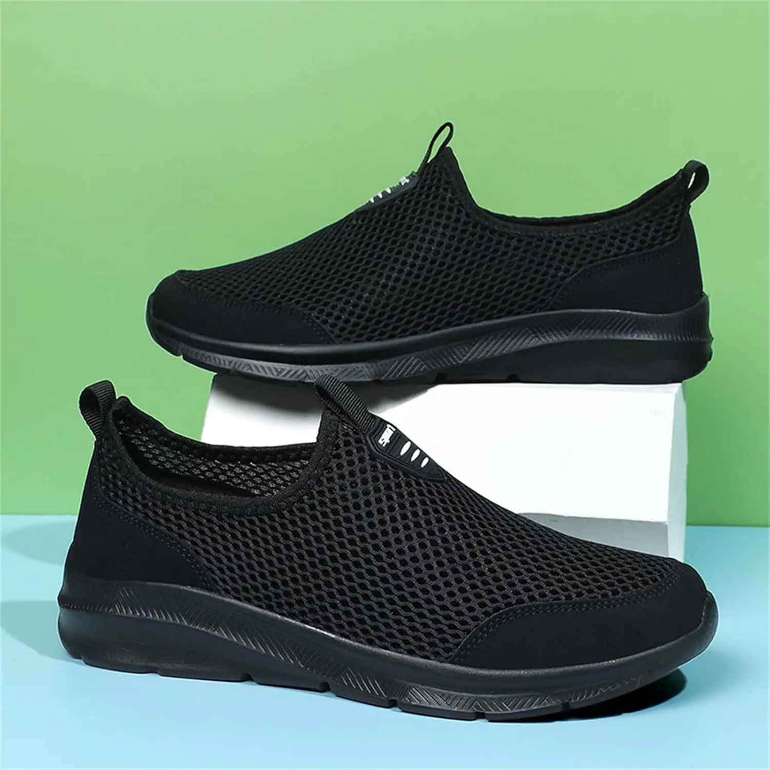 Fashion Summer Shoes Men Ultra Breathable Mesh Slip on Lightweight Casual Flat Non Slip Shoes Sneaker for Men Daily Work Outdoor Indoor Workout with Arch Support