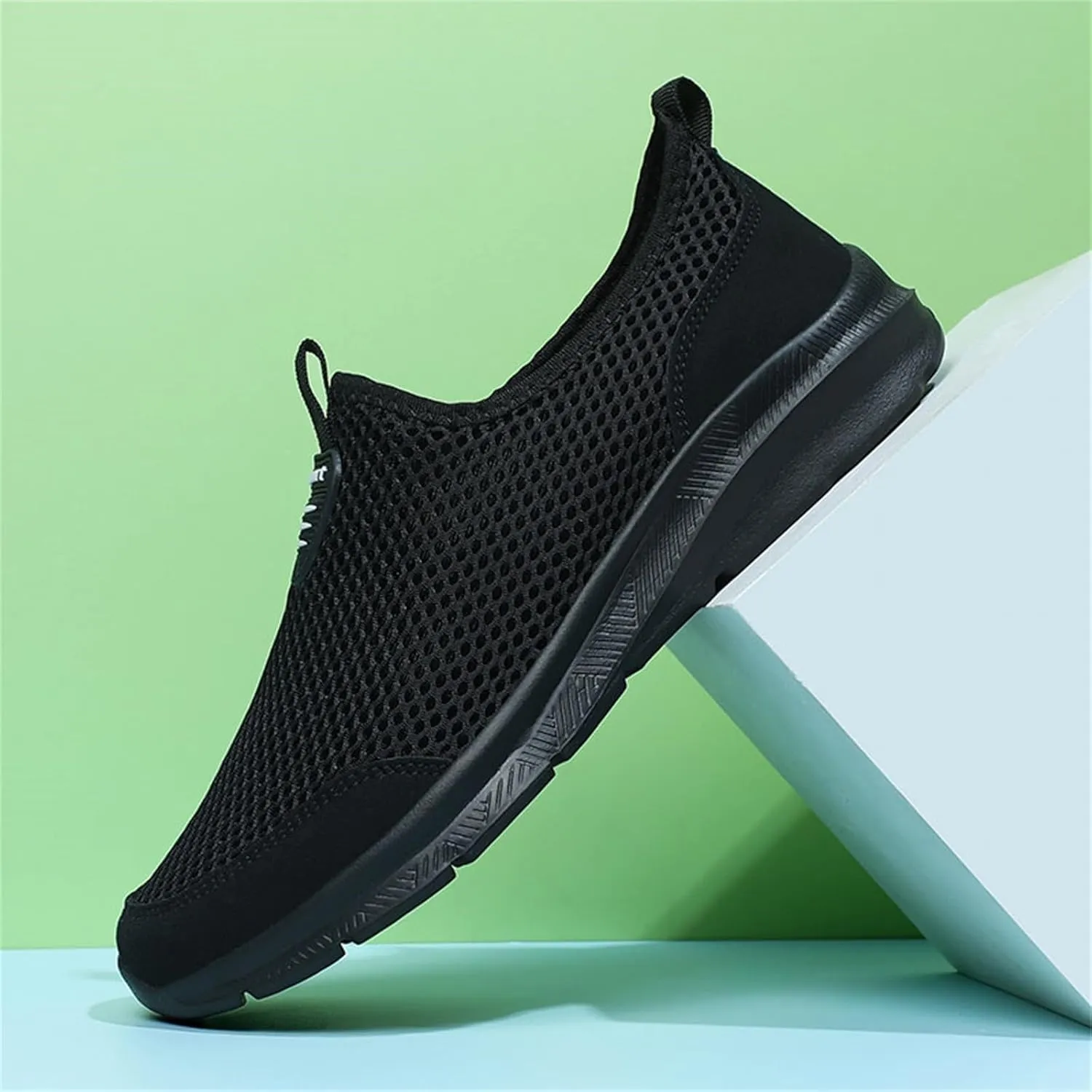 Fashion Summer Shoes Men Ultra Breathable Mesh Slip on Lightweight Casual Flat Non Slip Shoes Sneaker for Men Daily Work Outdoor Indoor Workout with Arch Support