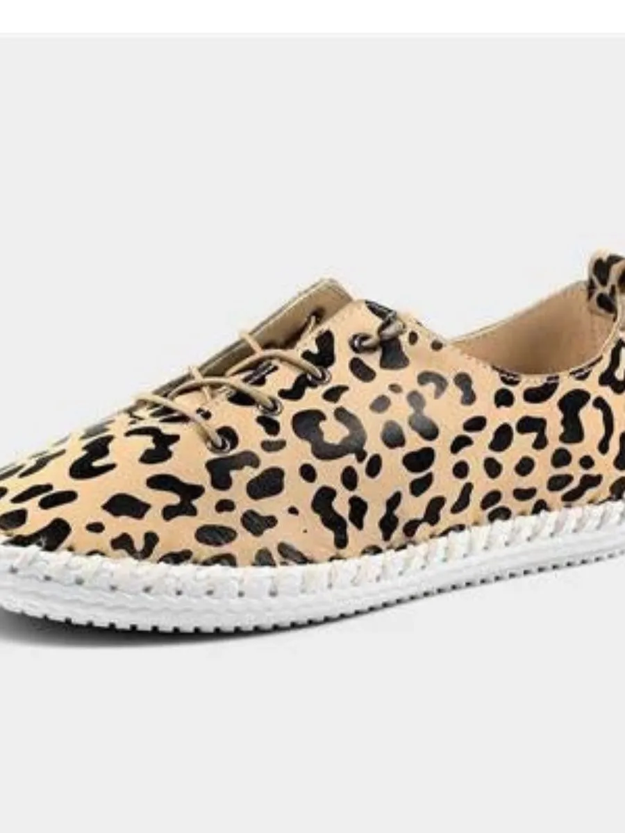 Lunar St Ives Leather Plimsoll