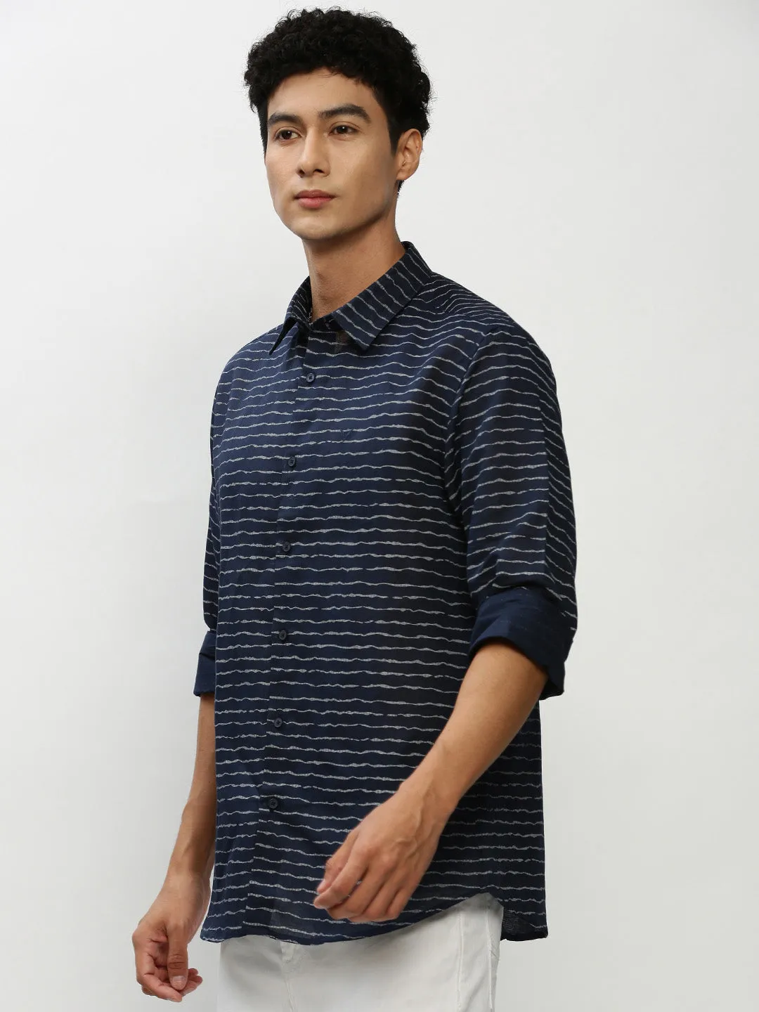 Men Navy Blue Smart Slim Fit Horizontal Striped Cotton Casual Shirt