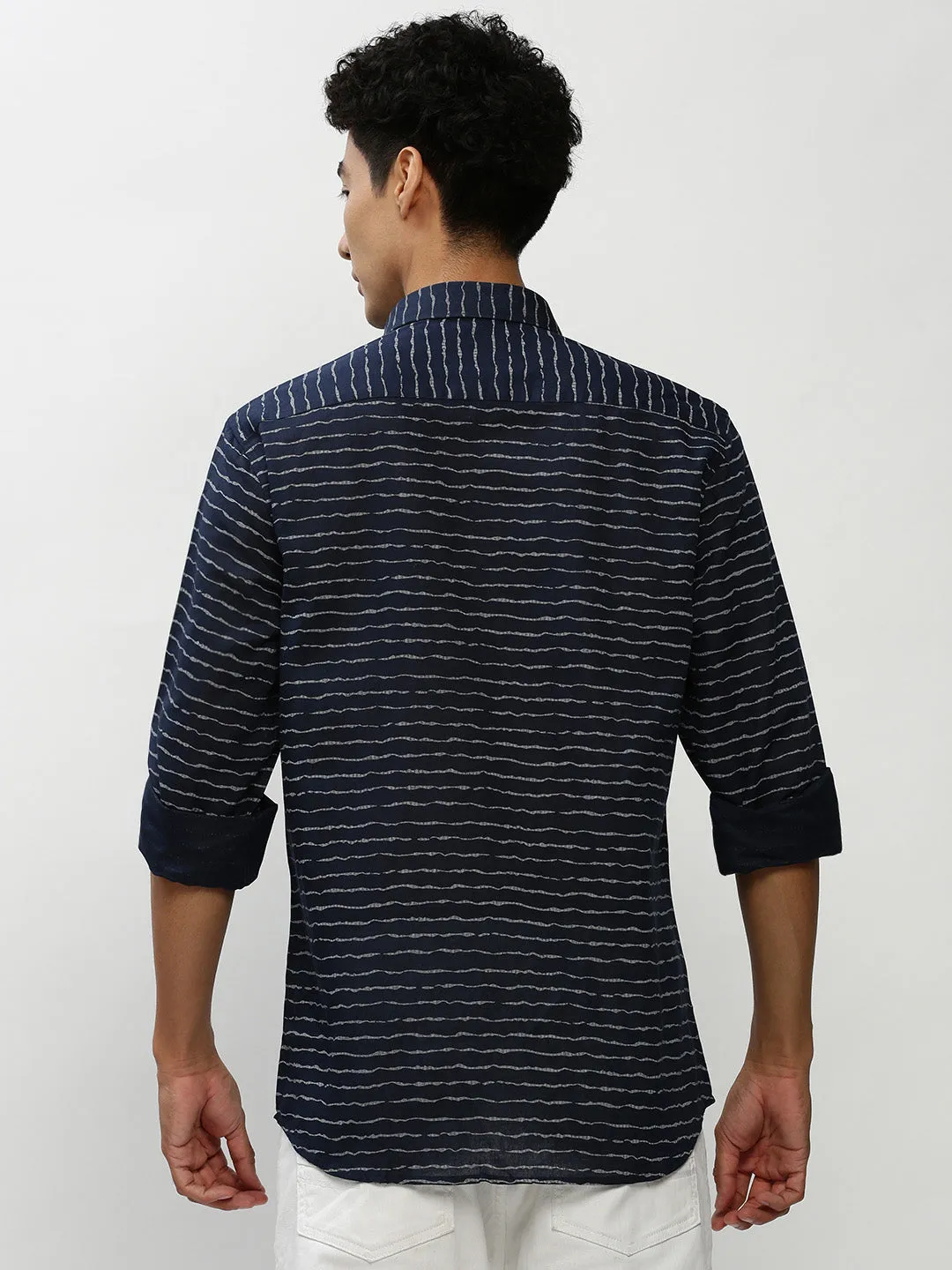 Men Navy Blue Smart Slim Fit Horizontal Striped Cotton Casual Shirt