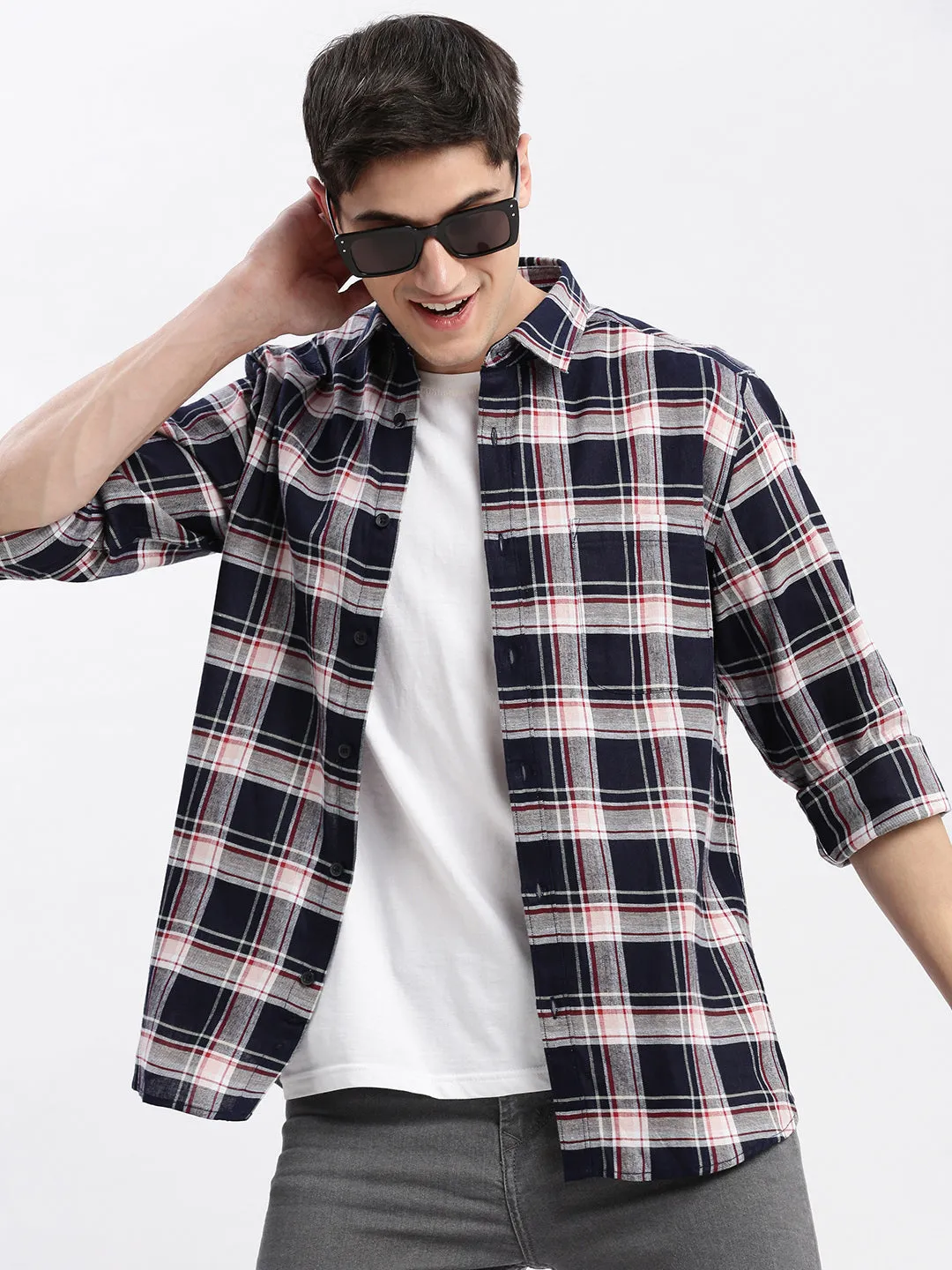 Men Navy Blue Standard Slim Fit Tartan Checks Opaque Cotton Casual Shirt