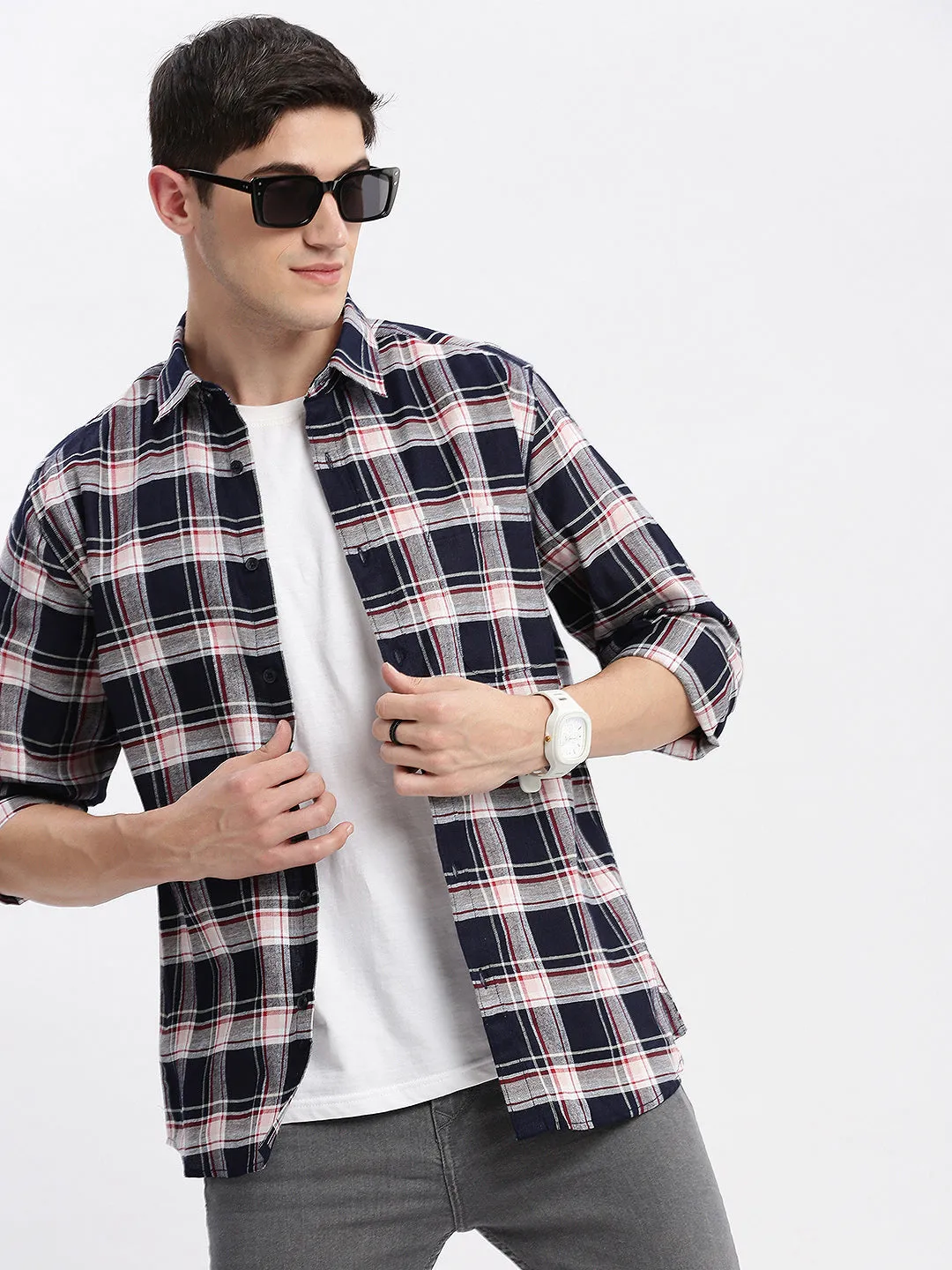 Men Navy Blue Standard Slim Fit Tartan Checks Opaque Cotton Casual Shirt