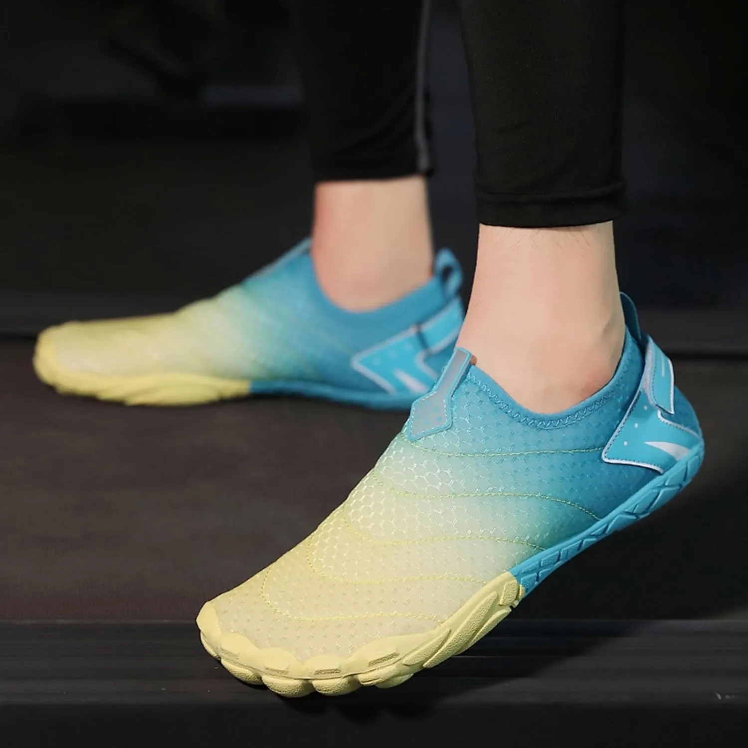 Womens Walking Shoes Slip on Dressy Knitted Non Slip Vintage Wide Running Shoes Breathable Mesh Sports Workout Tennis Shoes Lightweight Fashion Sneakers